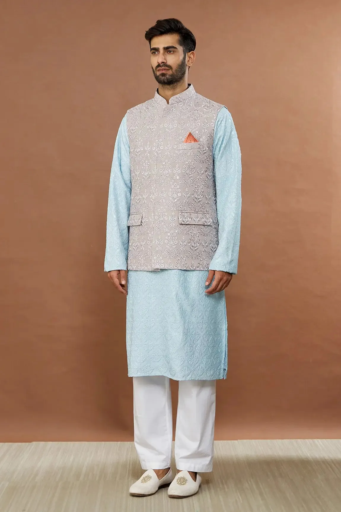 Aham Vayam's  Mughalnoor Embroidered Bandi Kurta Set- Rent