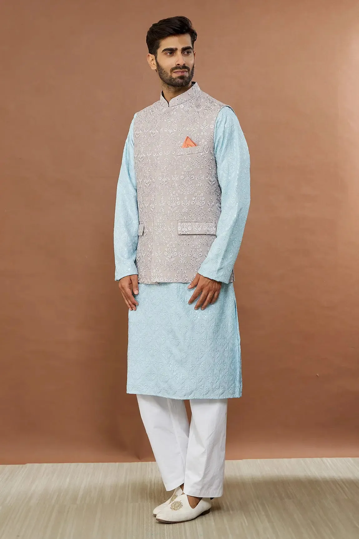 Aham Vayam's  Mughalnoor Embroidered Bandi Kurta Set- Rent