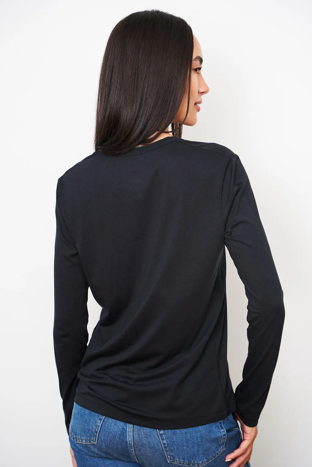 Lyocell Cotton Long Sleeve Semi Relaxed V-Neck in Noir